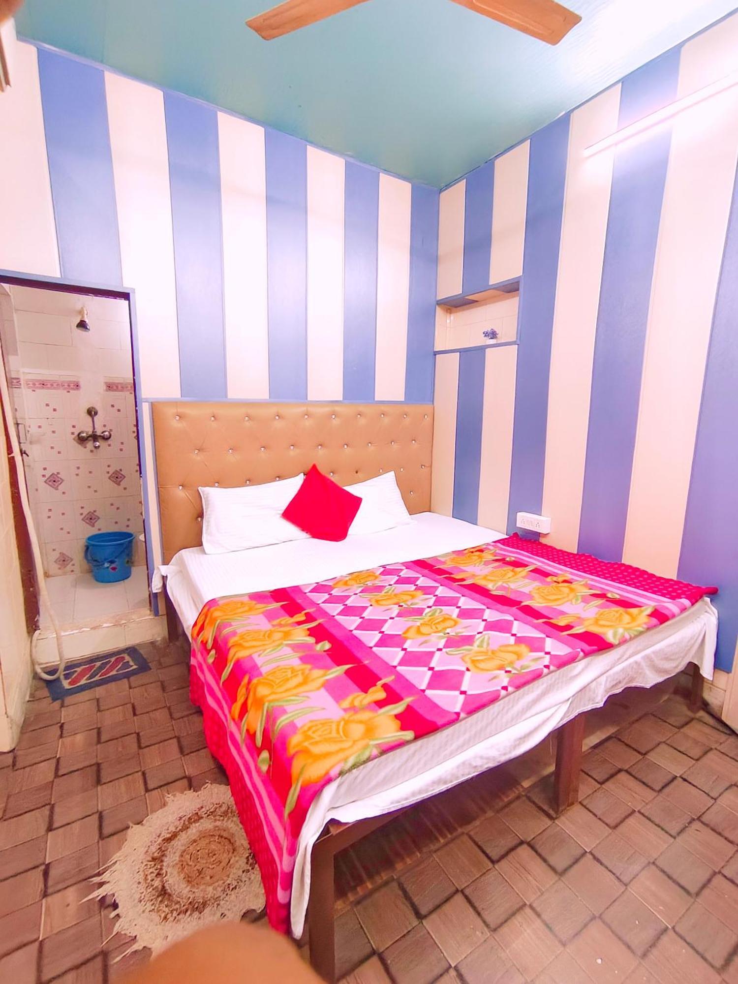 Hotel India Inn Walking Distance From Taj Mahal-- Rooftop Taj Mahal View Agra  Esterno foto