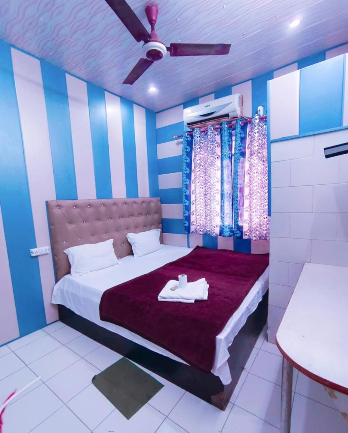Hotel India Inn Walking Distance From Taj Mahal-- Rooftop Taj Mahal View Agra  Esterno foto