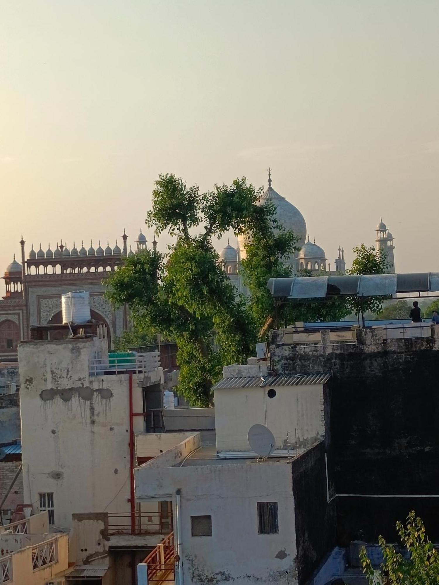 Hotel India Inn Walking Distance From Taj Mahal-- Rooftop Taj Mahal View Agra  Esterno foto