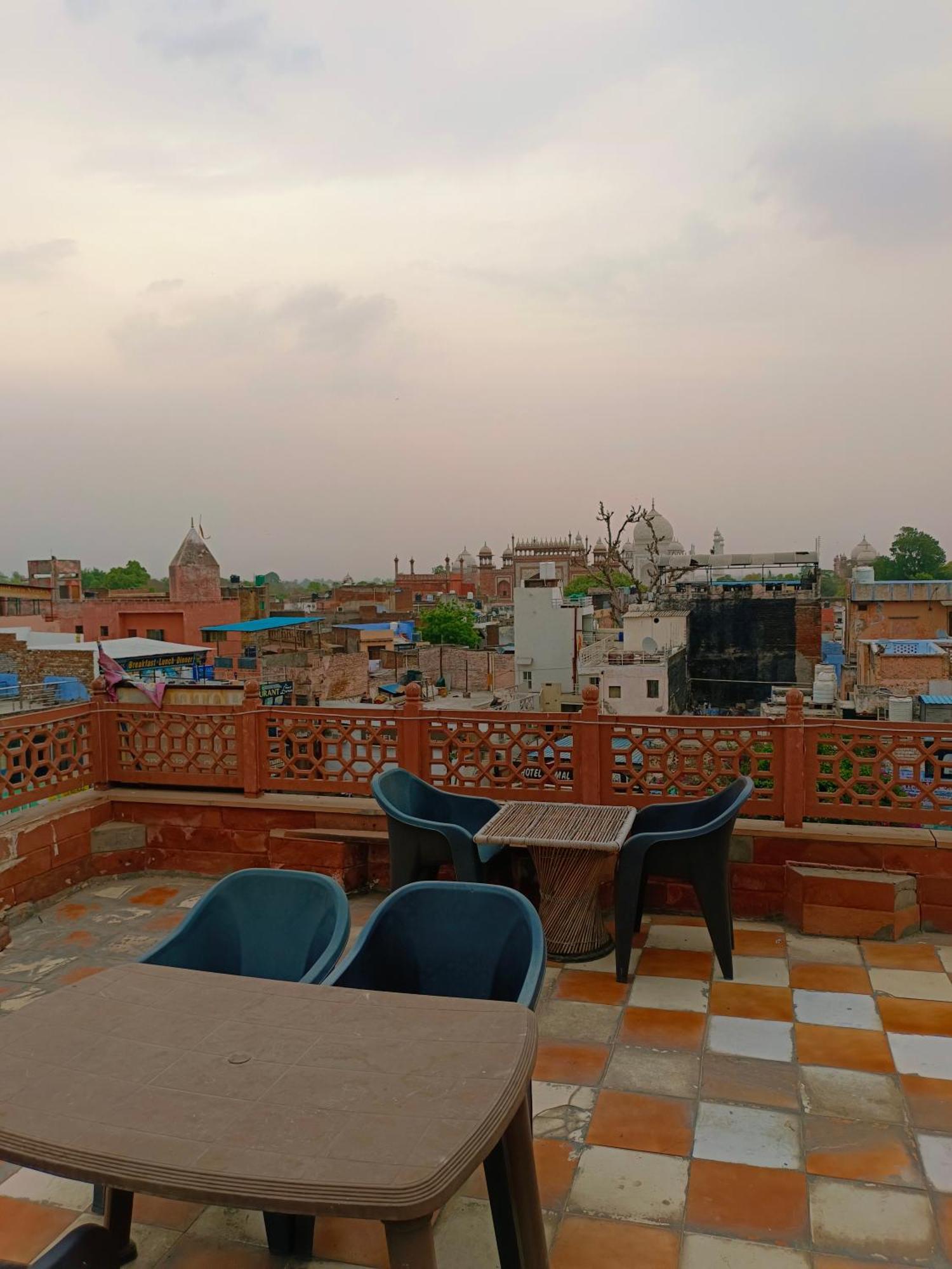 Hotel India Inn Walking Distance From Taj Mahal-- Rooftop Taj Mahal View Agra  Esterno foto