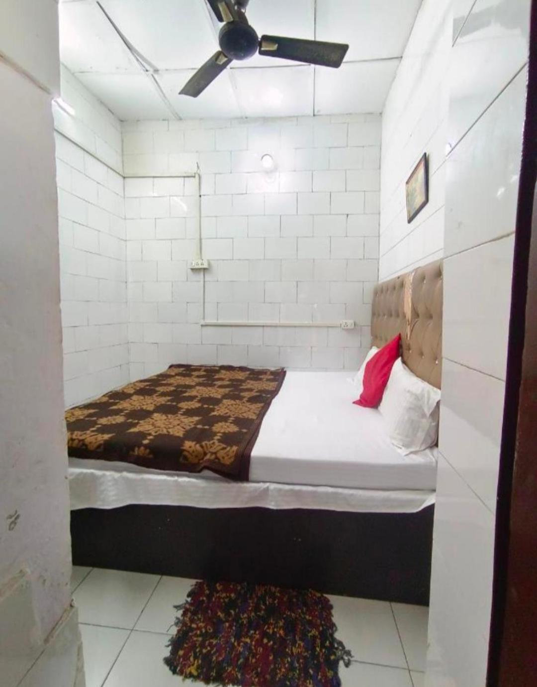 Hotel India Inn Walking Distance From Taj Mahal-- Rooftop Taj Mahal View Agra  Esterno foto